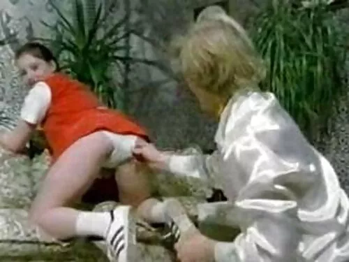 خاضعة سكس اجنبي وعرب ...