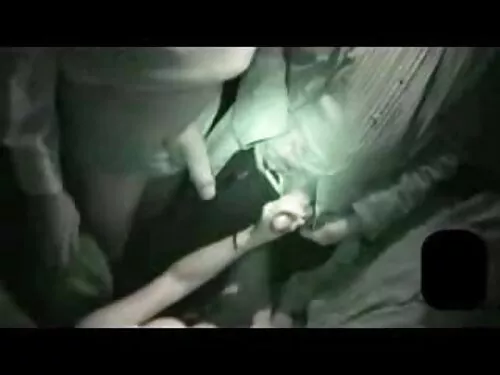 امرأة سمراء جميلة في ...